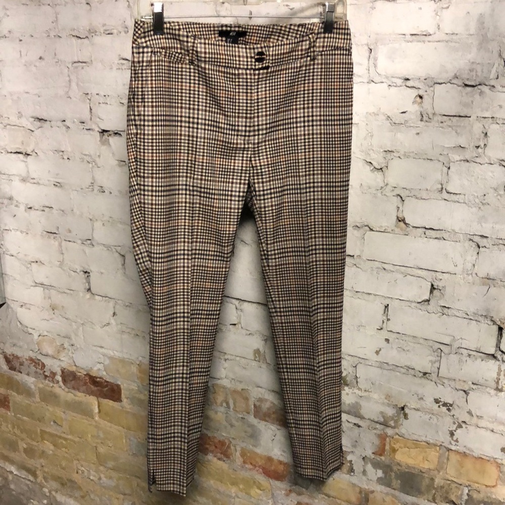 H&M Brown Houndstooth Plaid Pant. Size 2. Ankle Length. Great Condition.